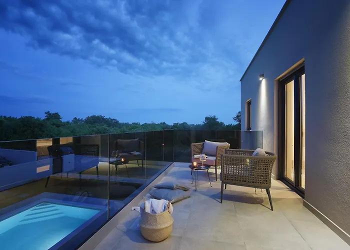 빌라 Omnia Marčana